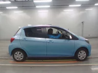 Toyota VITZ лот № 30052 оценка 3  с аукциона в Японии 2