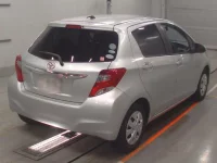 Toyota VITZ лот № 30068 оценка 3.5  с аукциона в Японии 1