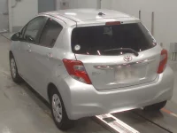 Toyota VITZ лот № 30068 оценка 3.5  с аукциона в Японии 5