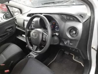 Toyota VITZ лот № 30068 оценка 3.5  с аукциона в Японии 6