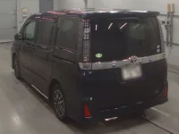 Toyota VOXY лот № 30090 оценка 3.5  с аукциона в Японии 5