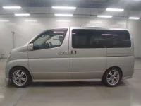 Nissan ELGRAND лот № 36039 оценка 3.5  с аукциона в Японии 3