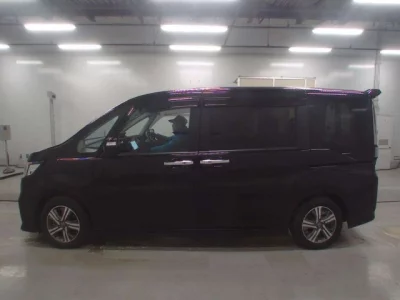 Honda STEP WAGON  с аукциона в Японии