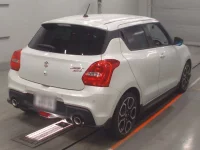 Suzuki SWIFT лот № 30060 оценка 5  с аукциона в Японии 1