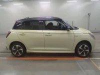 Suzuki SWIFT лот № 36006 оценка 4.5  с аукциона в Японии 2