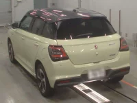 Suzuki SWIFT лот № 36006 оценка 4.5  с аукциона в Японии 5
