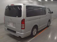 Toyota HIACE VAN лот № 30452 оценка R  с аукциона в Японии 1