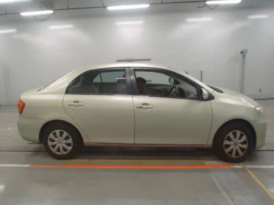 Toyota COROLLA AXIO  с аукциона в Японии