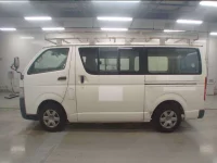Toyota HIACE VAN лот № 30311 оценка R  с аукциона в Японии 3