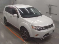 Mitsubishi OUTLANDER лот № 30264 оценка 4  с аукциона в Японии 4