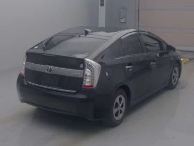 Toyota PRIUS PHV  с аукциона в Японии