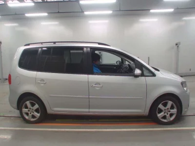 Volkswagen GOLF TOURAN