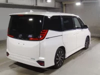 Toyota NOAH лот № 2276 оценка 5  с аукциона в Японии 1