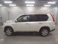 Nissan X-TRAIL лот № 30350 оценка 3.5  с аукциона в Японии 3