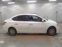 Nissan SYLPHY лот № 10185 оценка 4  с аукциона в Японии 2