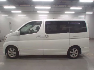 Nissan ELGRAND  с аукциона в Японии