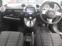 Mazda DEMIO лот № 30437 оценка 3.5  с аукциона в Японии 8
