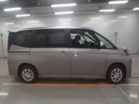 Toyota NOAH лот № 36098 оценка S  с аукциона в Японии 2