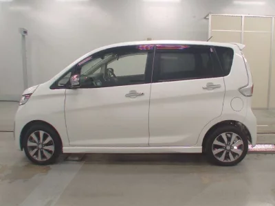 Mitsubishi EK CUSTOM