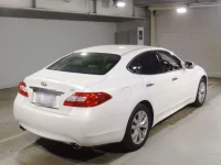 Nissan FUGA лот № 7116 оценка 4  с аукциона в Японии 1