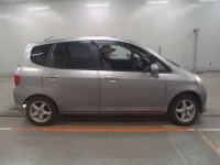 Honda FIT лот № 30521 оценка 3  с аукциона в Японии 2