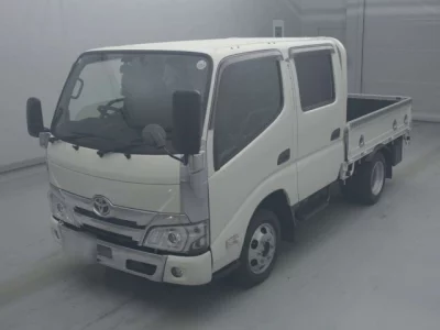 Toyota DYNA  с аукциона в Японии