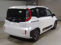 Toyota SIENTA лот № 2230 оценка 3.5  с аукциона в Японии 1