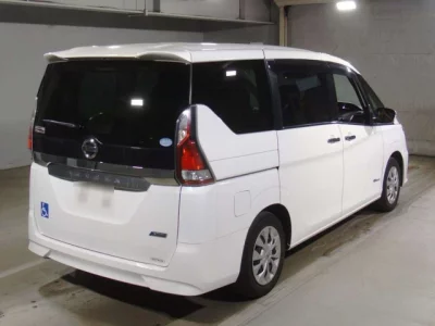 Nissan SERENA  с аукциона в Японии