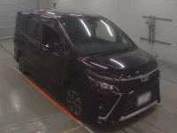 Toyota VOXY лот № 30609 оценка 4  с аукциона в Японии 4