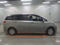 Toyota WISH лот № 30602 оценка 4  с аукциона в Японии 2