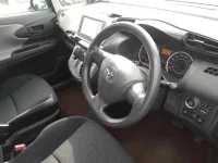 Toyota WISH лот № 30602 оценка 4  с аукциона в Японии 6