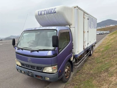 Toyota DYNA  с аукциона в Японии