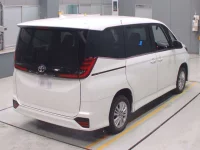 Toyota NOAH лот № 30070 оценка 4  с аукциона в Японии 1