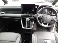Toyota NOAH лот № 30070 оценка 4  с аукциона в Японии 8
