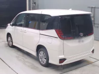 Toyota NOAH лот № 30072 оценка 3  с аукциона в Японии 5