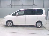 Toyota VOXY лот № 30012 оценка 3.5  с аукциона в Японии 3