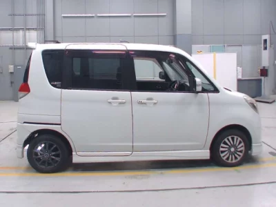 Mitsubishi DELICA D2