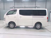 Nissan CARAVAN VAN лот № 30006 оценка 3.5  с аукциона в Японии 3