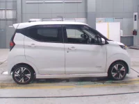 Nissan DAYZ лот № 30059 оценка 3.5  с аукциона в Японии 2