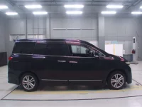 Nissan ELGRAND лот № 30081 оценка 3.5  с аукциона в Японии 2