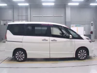 Nissan SERENA лот № 30024 оценка 4.5  с аукциона в Японии 2