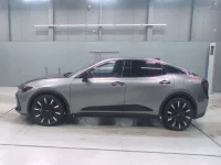 Toyota CROWN CROSSOVER лот № 30180 оценка 4.5  с аукциона в Японии 3