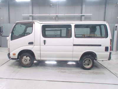 Toyota DYNA  с аукциона в Японии