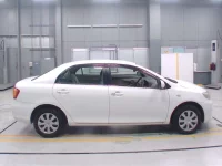 Toyota COROLLA AXIO лот № 30306 оценка 3  с аукциона в Японии 2