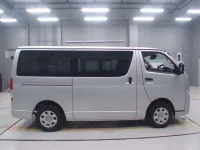 Toyota HIACE VAN лот № 30270 оценка 3.5  с аукциона в Японии 2