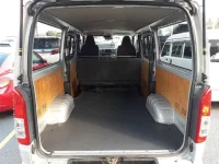 Toyota HIACE VAN лот № 30270 оценка 3.5  с аукциона в Японии 9