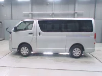 Toyota HIACE VAN лот № 30270 оценка 3.5  с аукциона в Японии 3