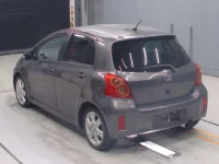 Toyota VITZ лот № 30373 оценка 3.5  с аукциона в Японии 5