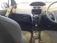 Toyota VITZ лот № 30373 оценка 3.5  с аукциона в Японии 8