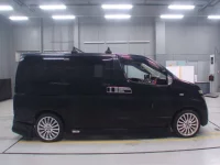 Nissan ELGRAND лот № 30376 оценка R  с аукциона в Японии 2